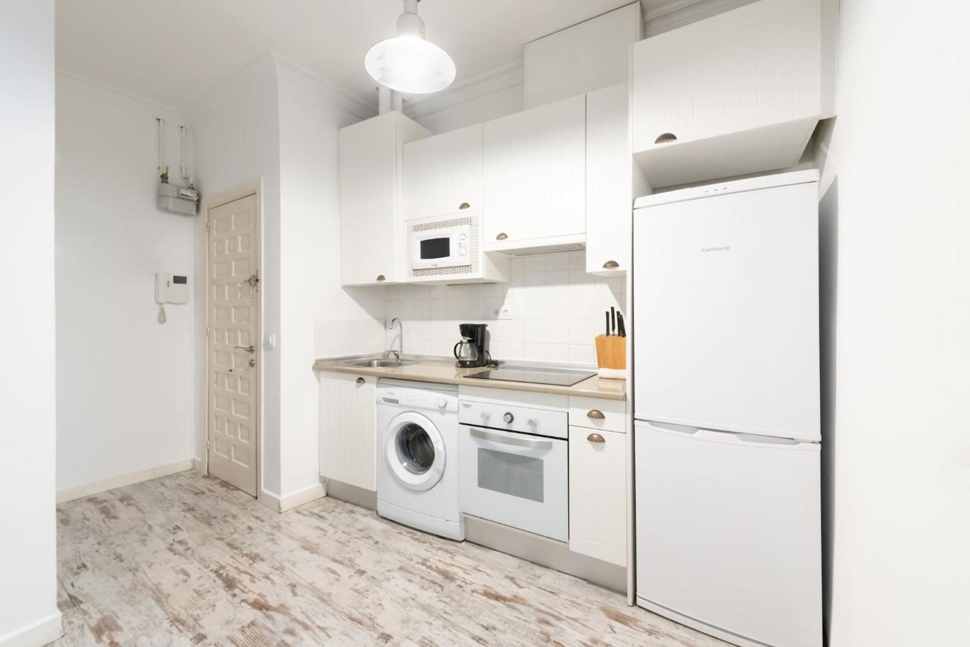 Apartamentos Day Madrid Plaza De Espana Centro Gran Via Sol Malasana 외부 사진
