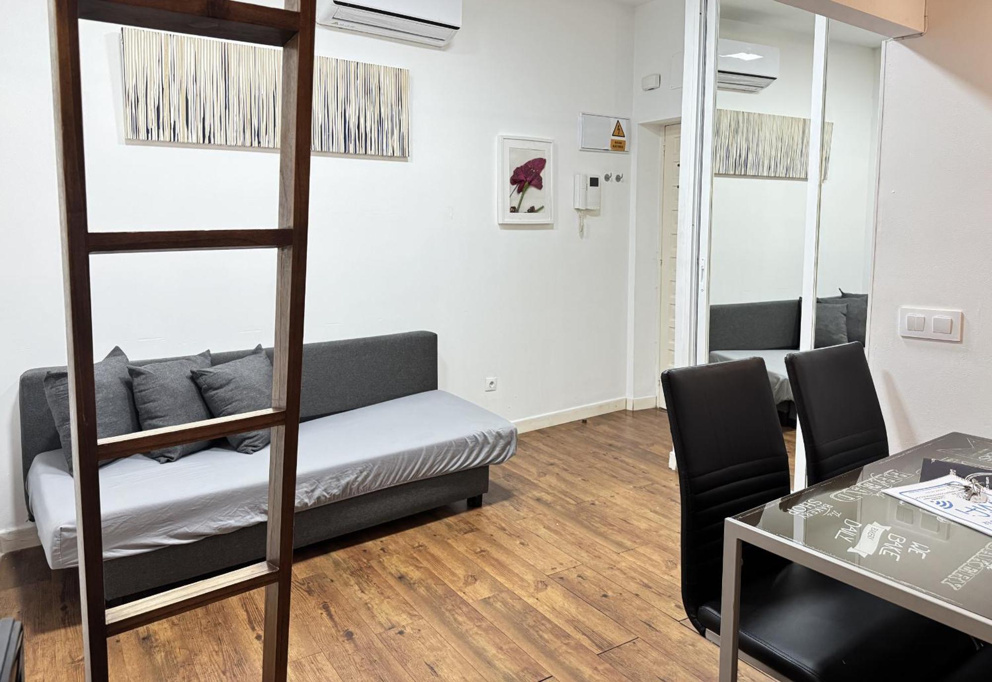 Apartamentos Day Madrid Plaza De Espana Centro Gran Via Sol Malasana 외부 사진
